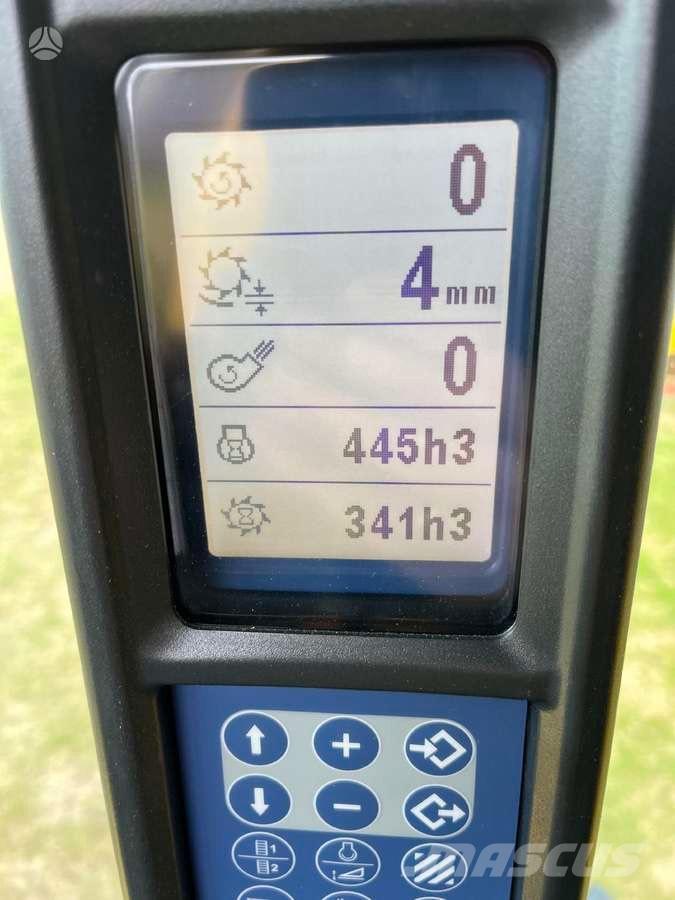 New Holland TC 5.70 Combine harvesters