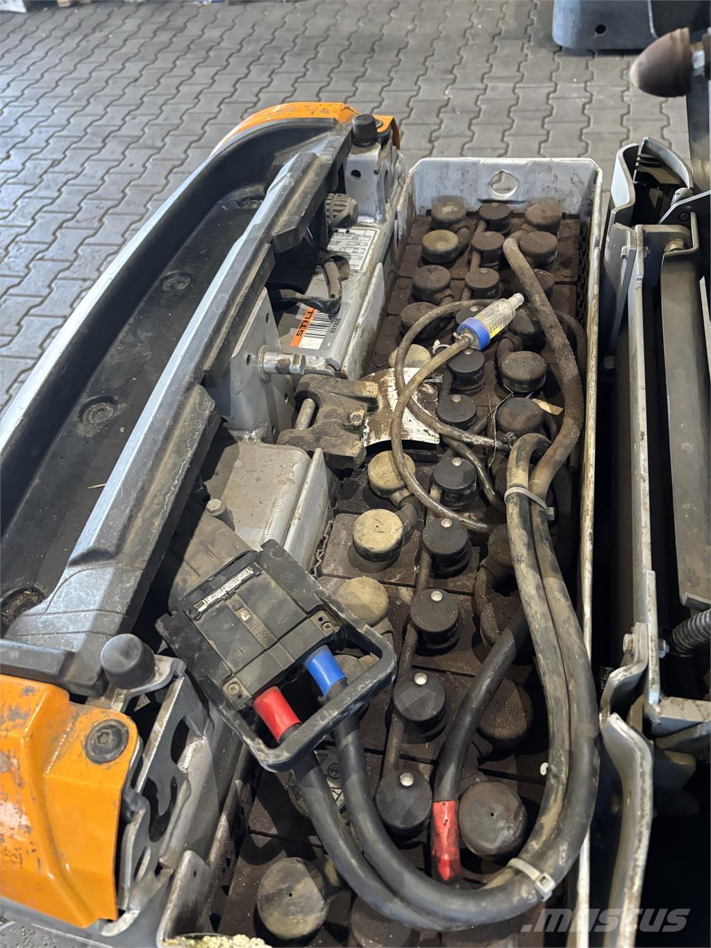 Still OPX 20 Low lift order picker