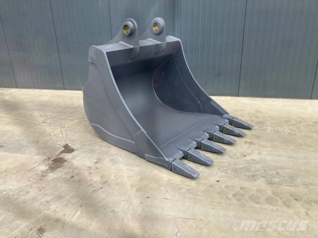 Hitachi ZX300 Buckets