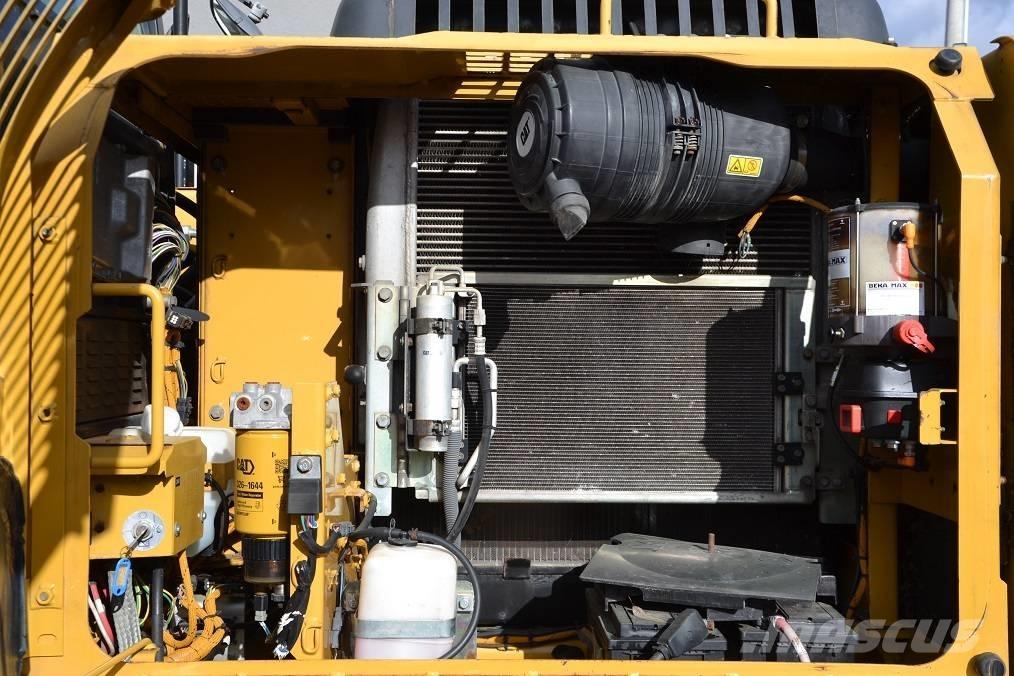 CAT 319 D L Crawler excavators