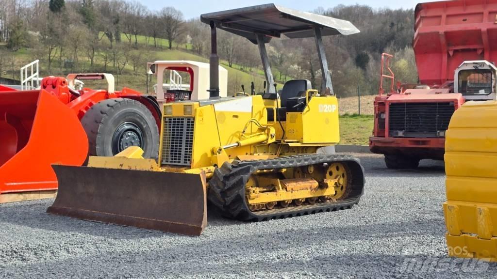 Komatsu D20P-7 Crawler dozers