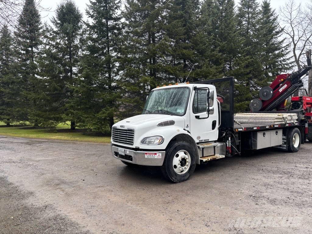 Freightliner M2-106 Tracked cranes