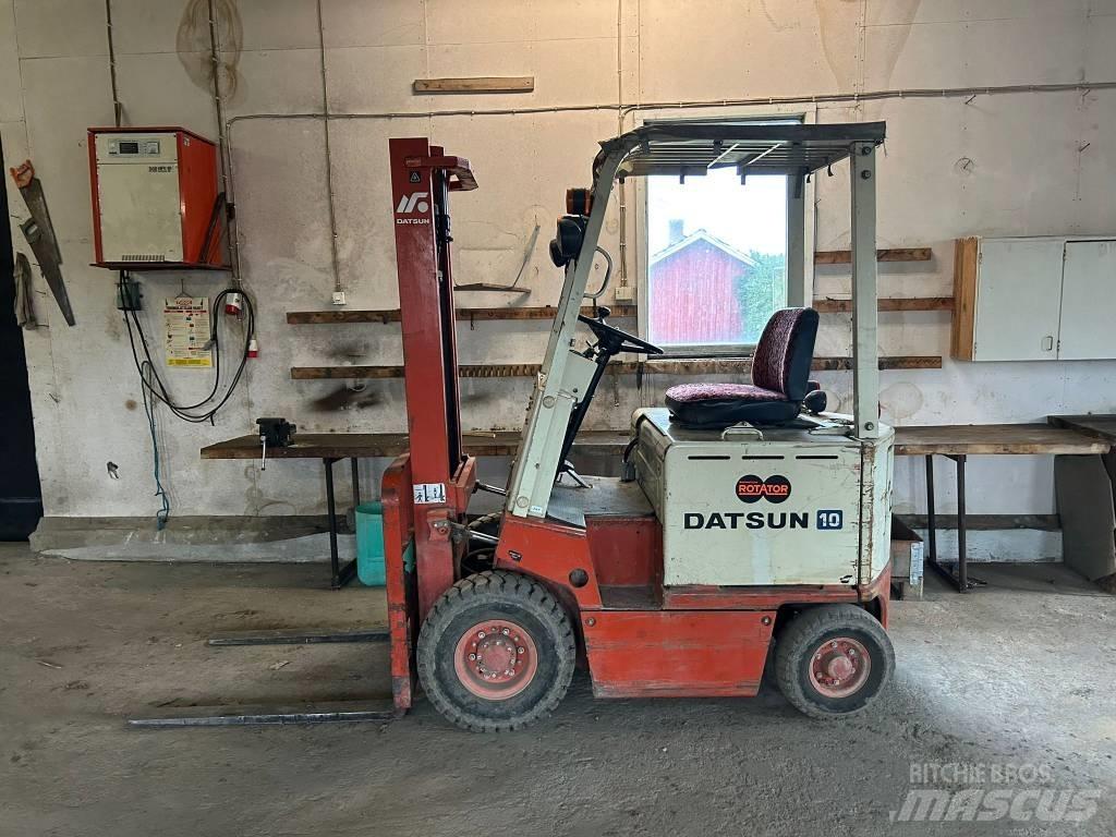 Datsun 10 Electric forklift trucks