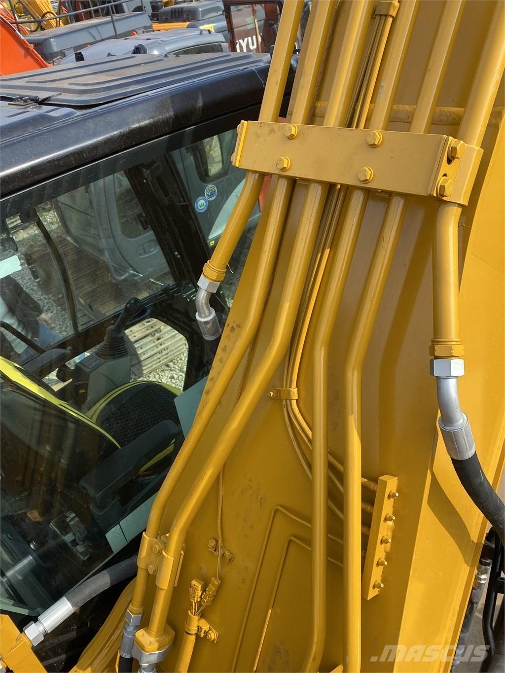 CAT 320 Crawler excavators
