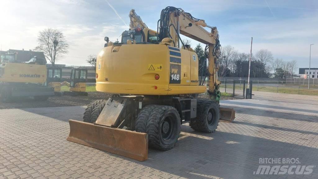 Komatsu PW 148-10 Wheeled excavators