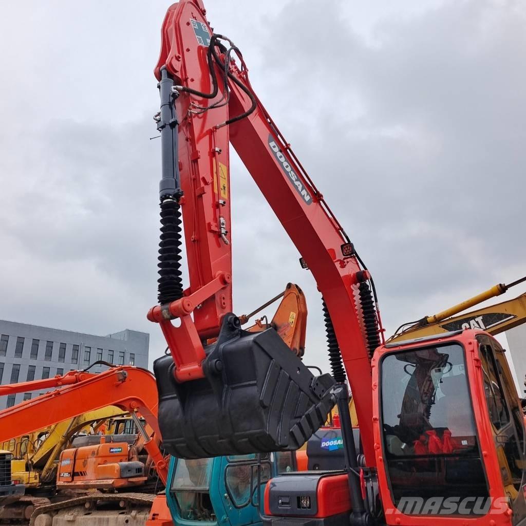 Doosan DX 150 LC Crawler excavators
