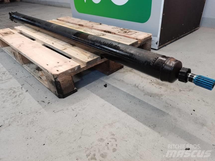 JLG 307 drive shaft Axles