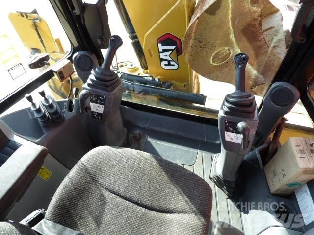 CAT 432 F Backhoe loaders