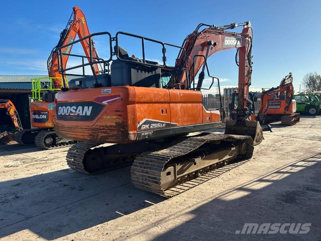 Develon DX 255 LC-7 Crawler excavators