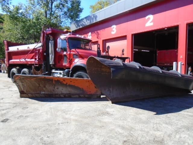 Mack CV 713 Snow blades and plows