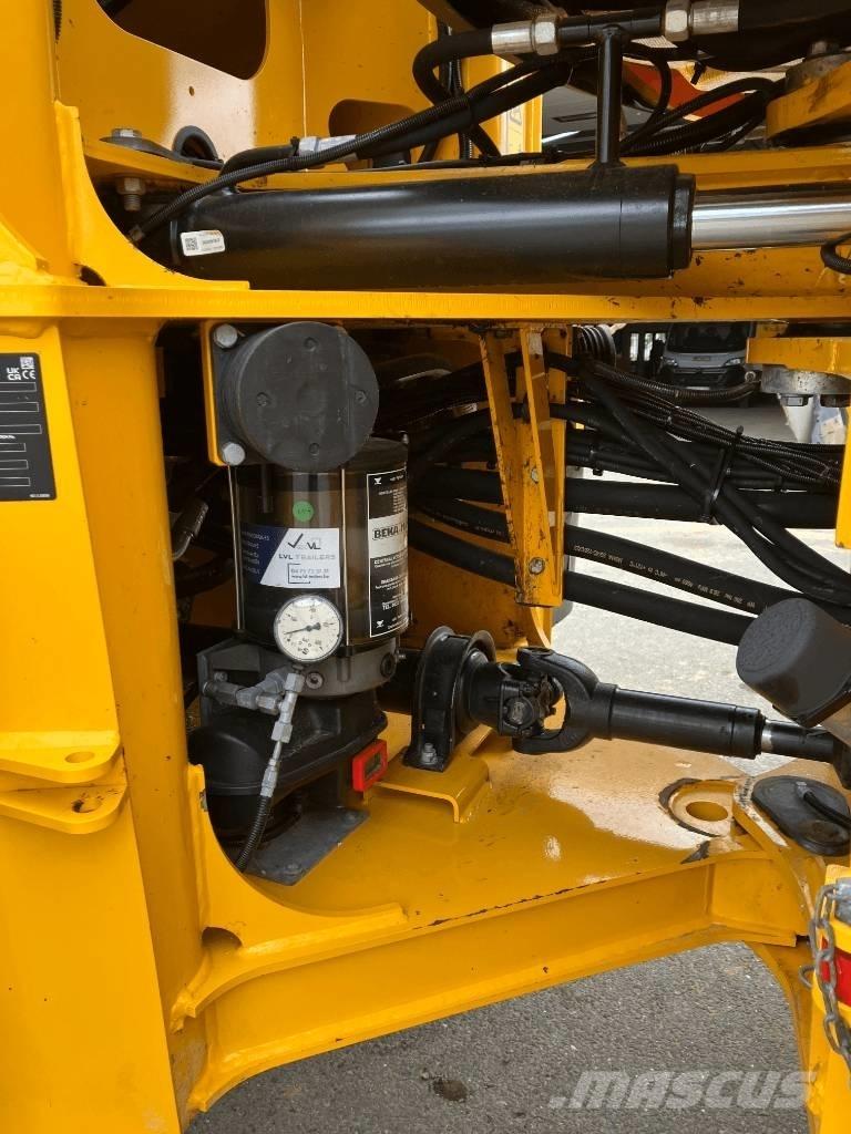 JCB 435S Tractors