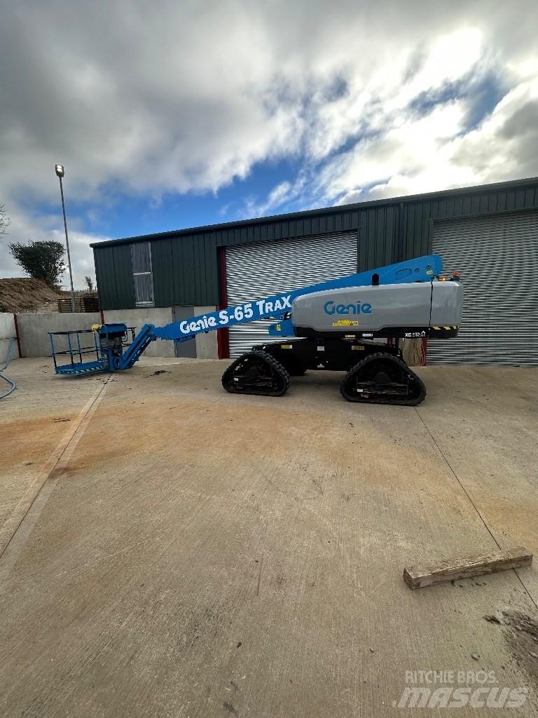 Genie S 65 Trax Telescopic boom lifts