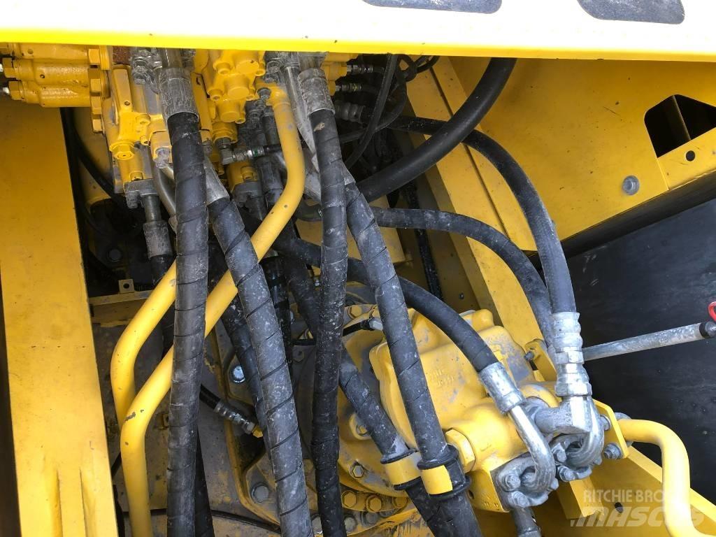 Komatsu 240-8 Crawler excavators
