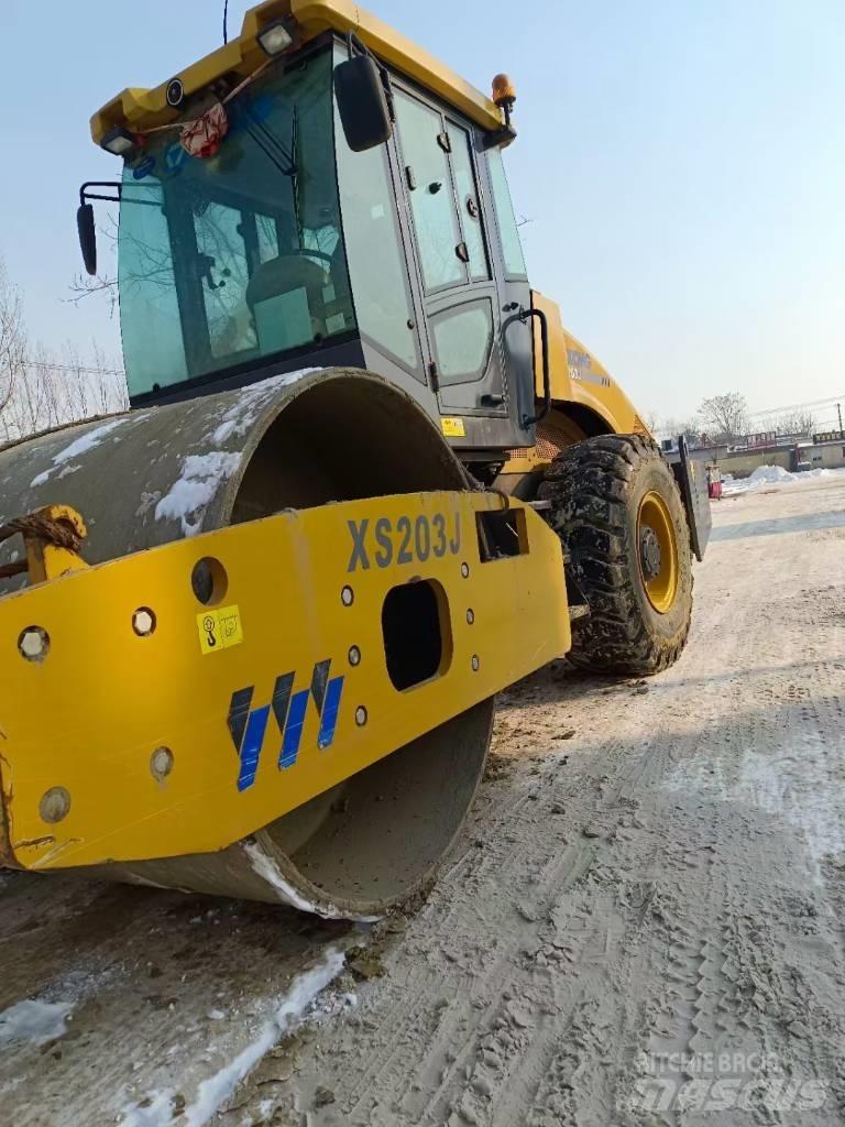 XCMG XS 143J Single drum rollers