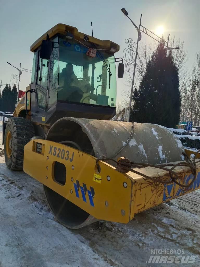 XCMG XS 143J Single drum rollers