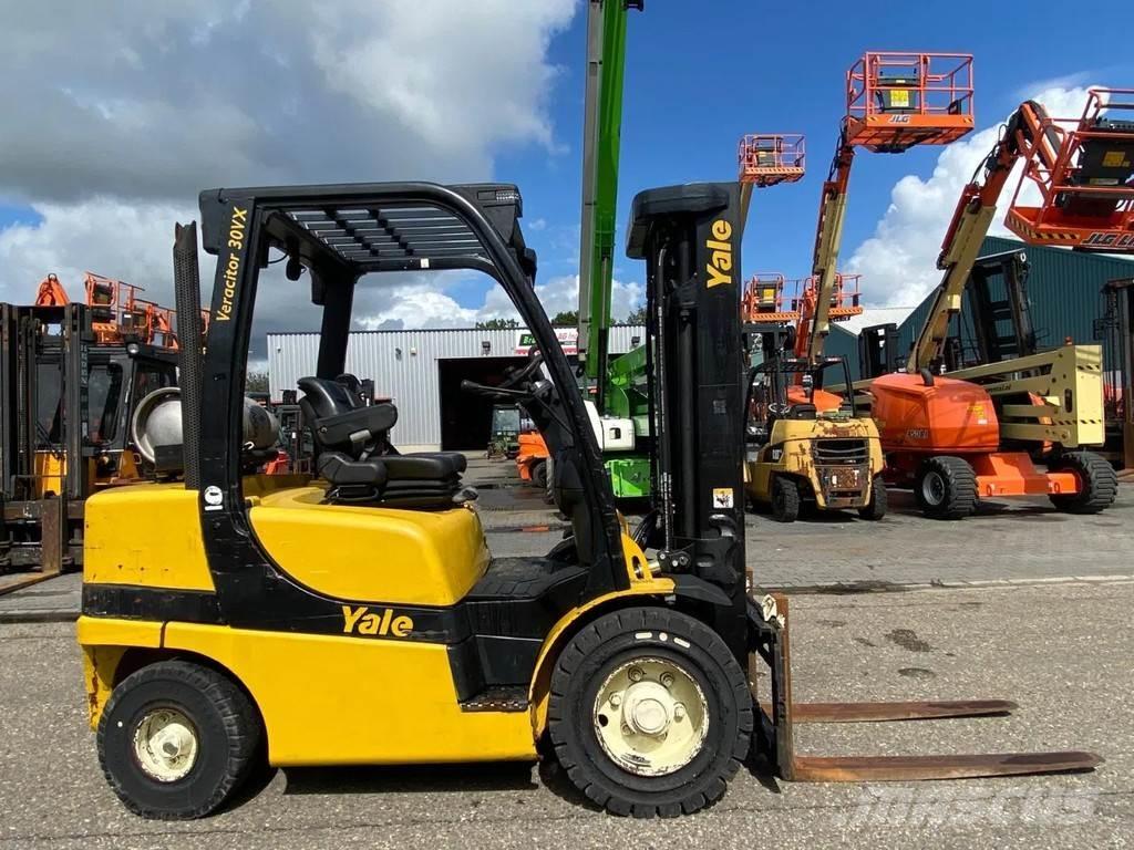 Yale GLP30VXE195 LPG trucks