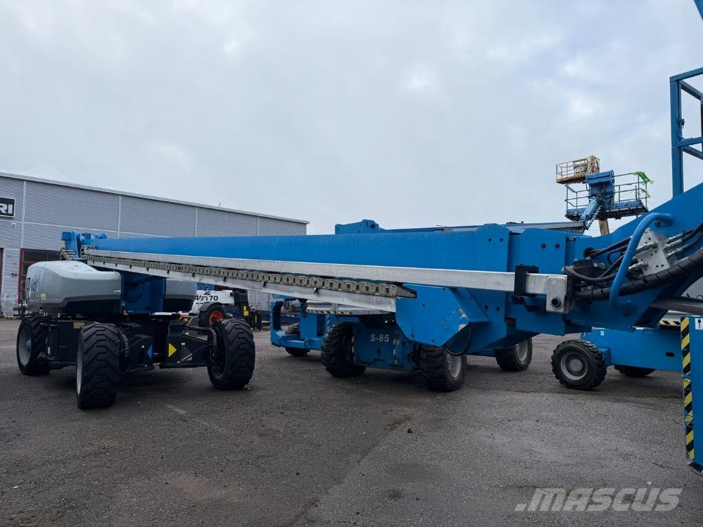 Genie SX 135 XC Articulated boom lifts