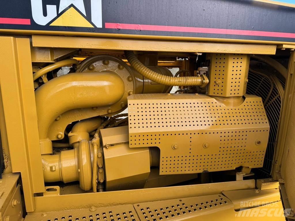 CAT D8R Crawler dozers