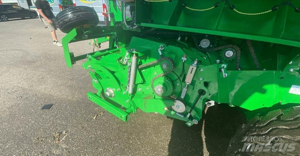 John Deere V461M Round balers