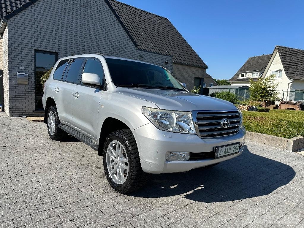 Toyota Landcruiser Cross-country vehicles