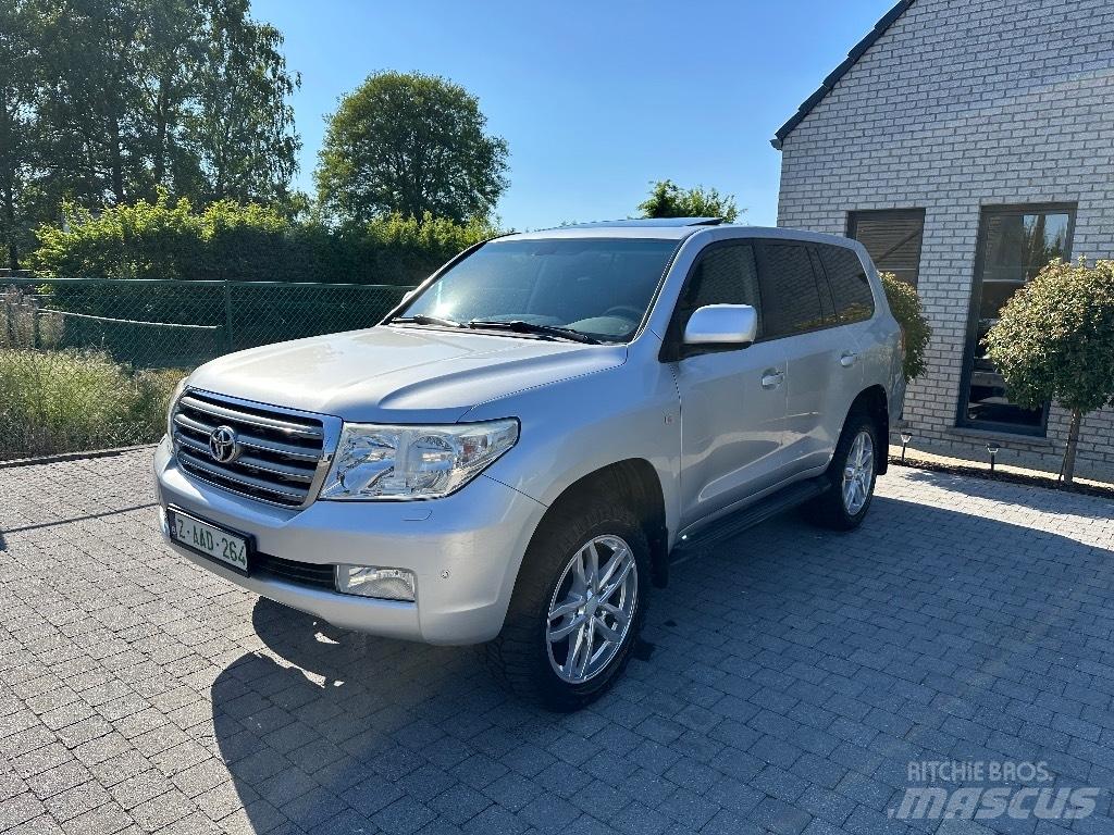 Toyota Landcruiser Cross-country vehicles