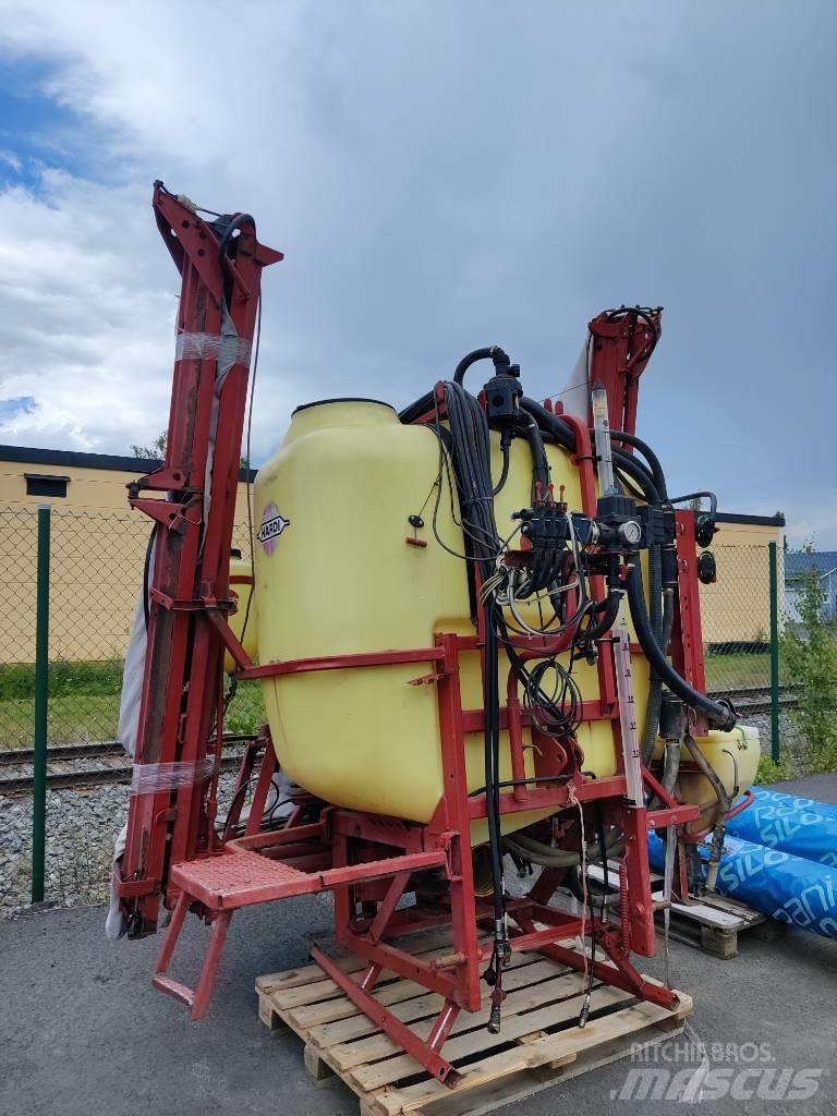 Hardi Master Twin Mounted sprayers