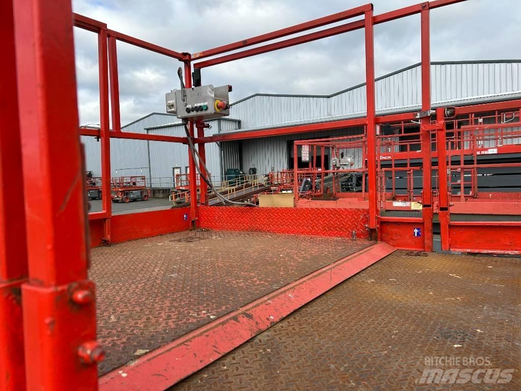 SkyJack SJ 8841 RT Scissor lifts