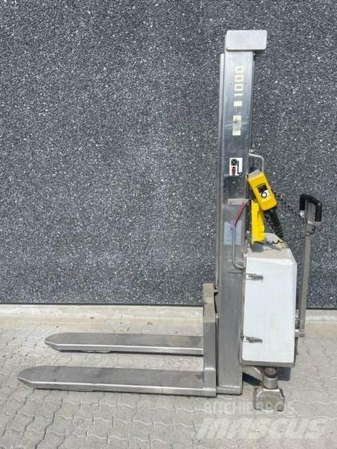 NH SB1000 Pedestrian stacker