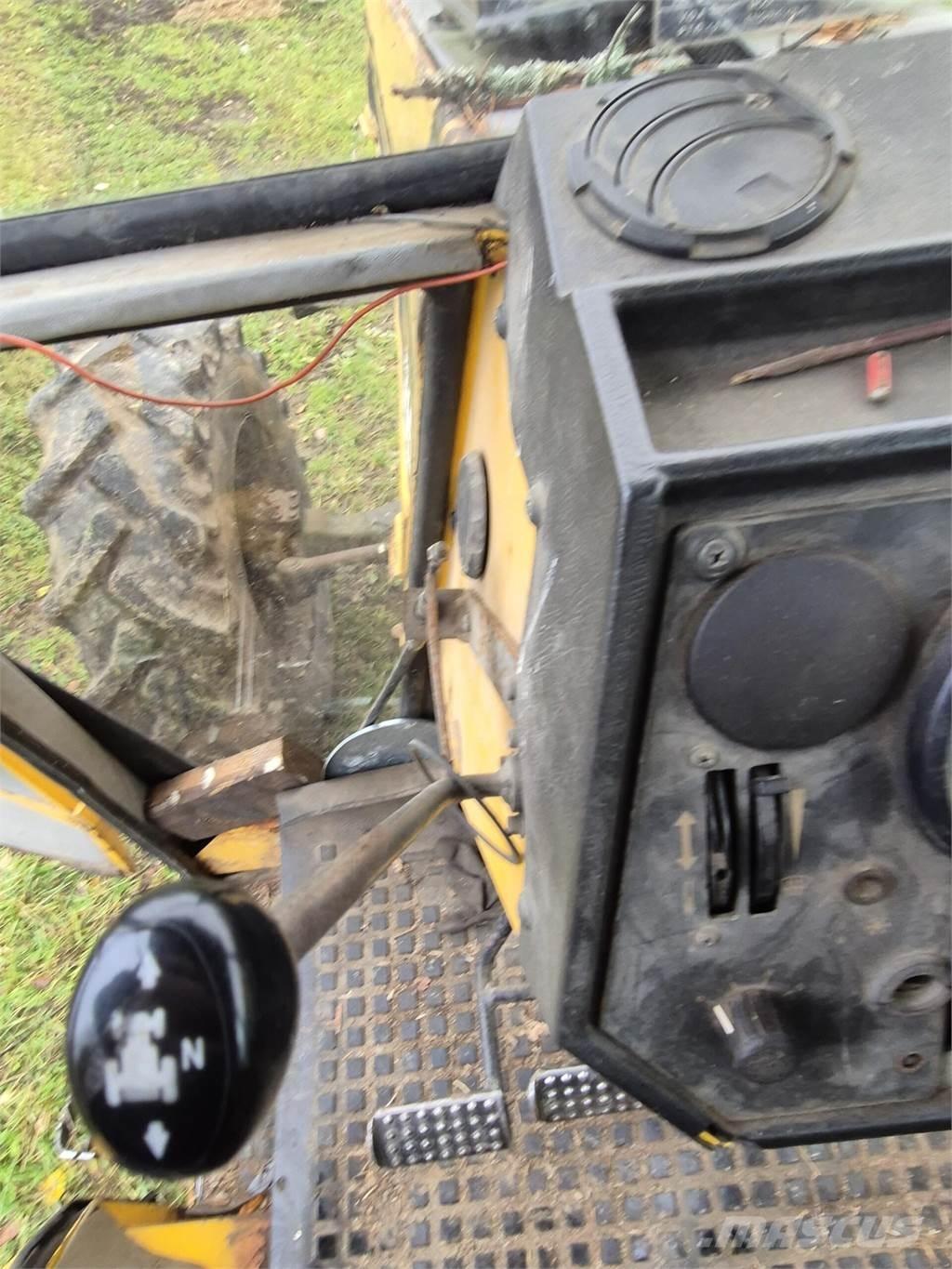 Valtra 715M Tractors