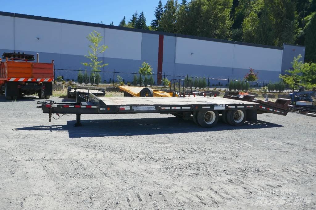TOWMASTER T-40LP Vehicle transport trailers