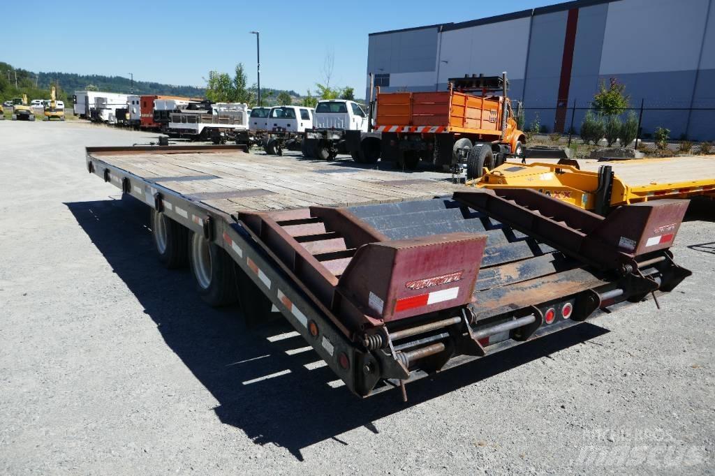 TOWMASTER T-40LP Vehicle transport trailers