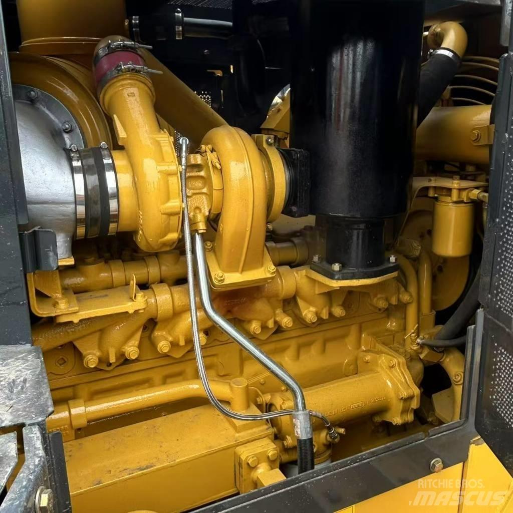 Shantui SD 22 Crawler dozers