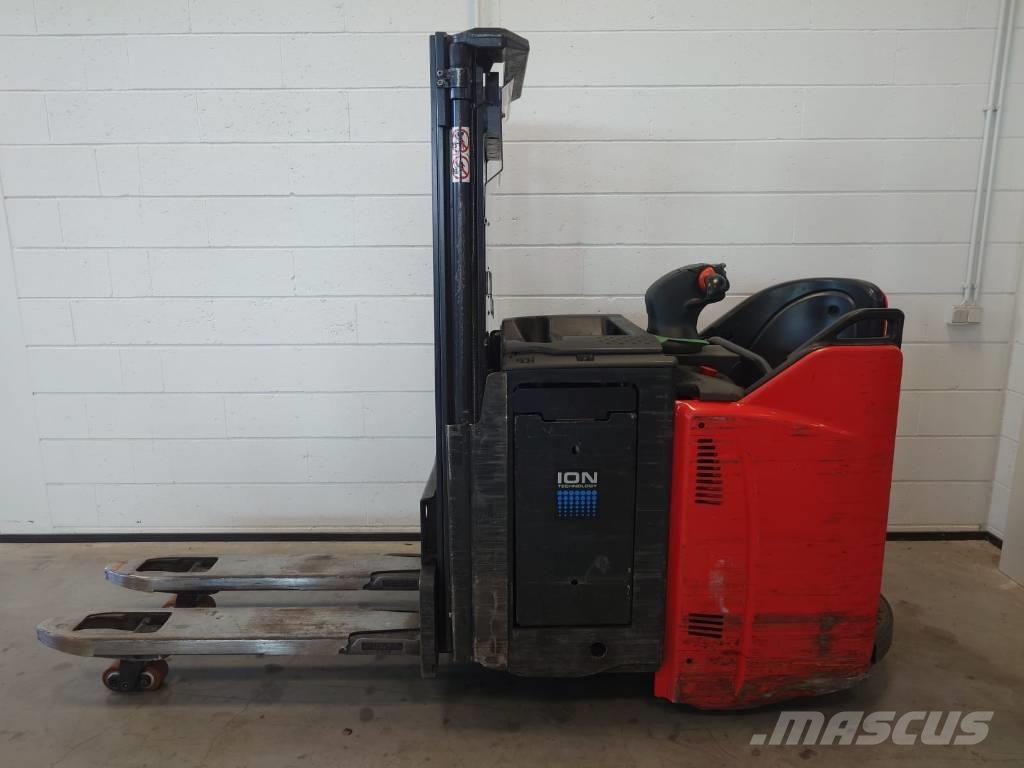 Linde D 12 Li-ION Self propelled stackers
