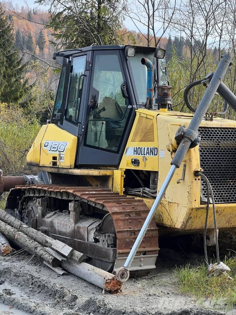 New Holland D 180 Cabins and interior