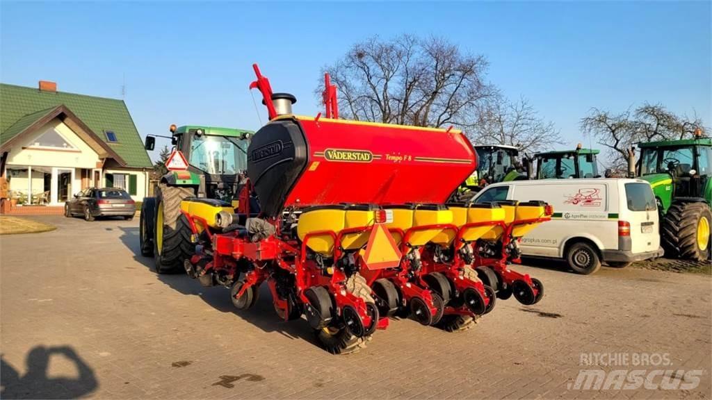 Väderstad Tempo F8 Precision sowing machines