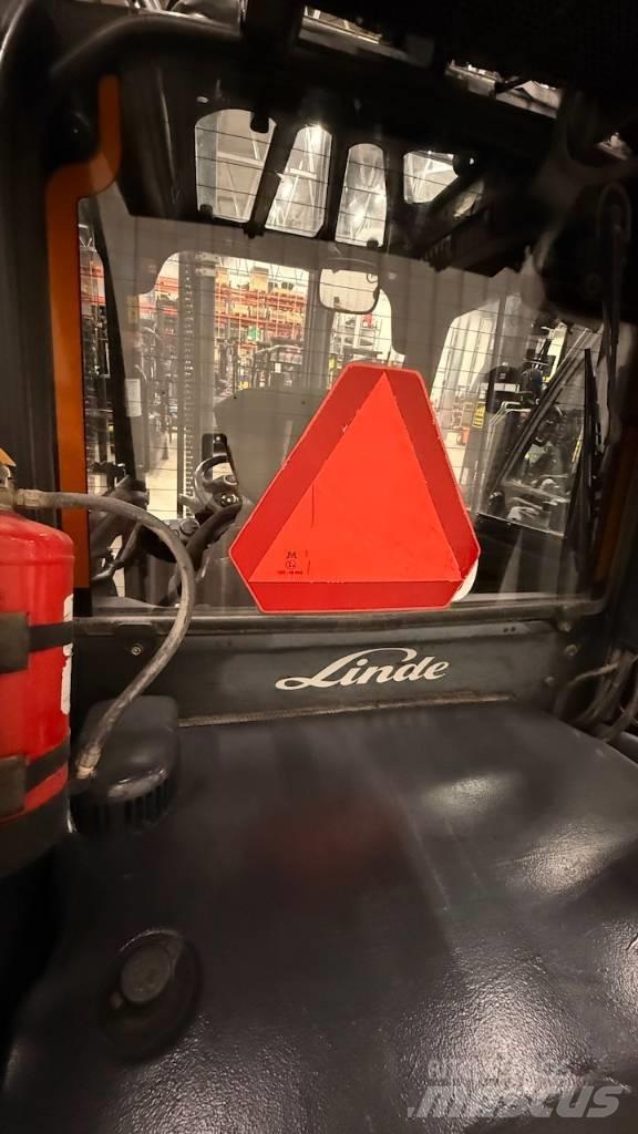 Linde H25D-02 Diesel trucks