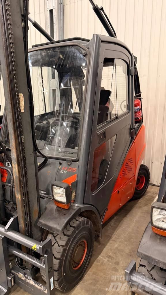 Linde H25D-02 Diesel trucks