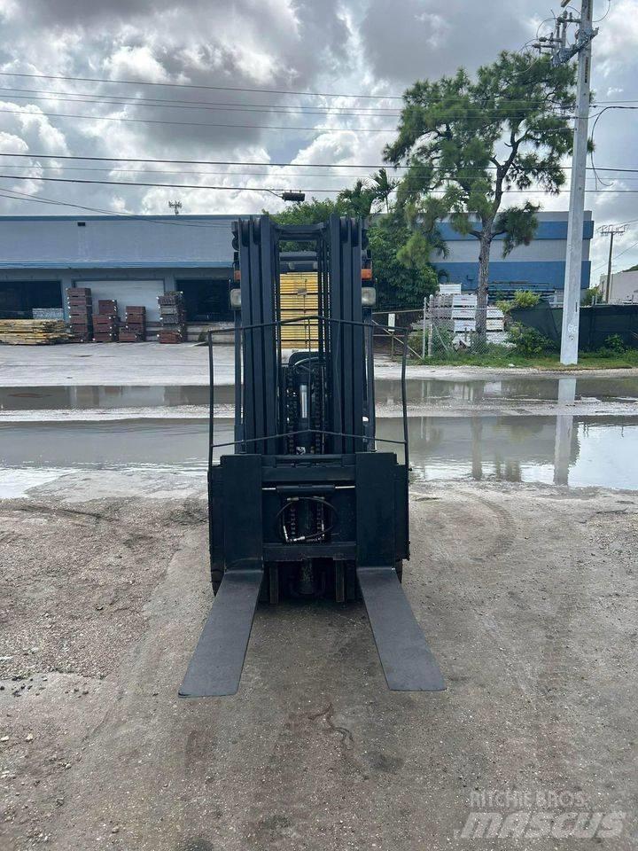 TCM FCG30T7T Container handlers