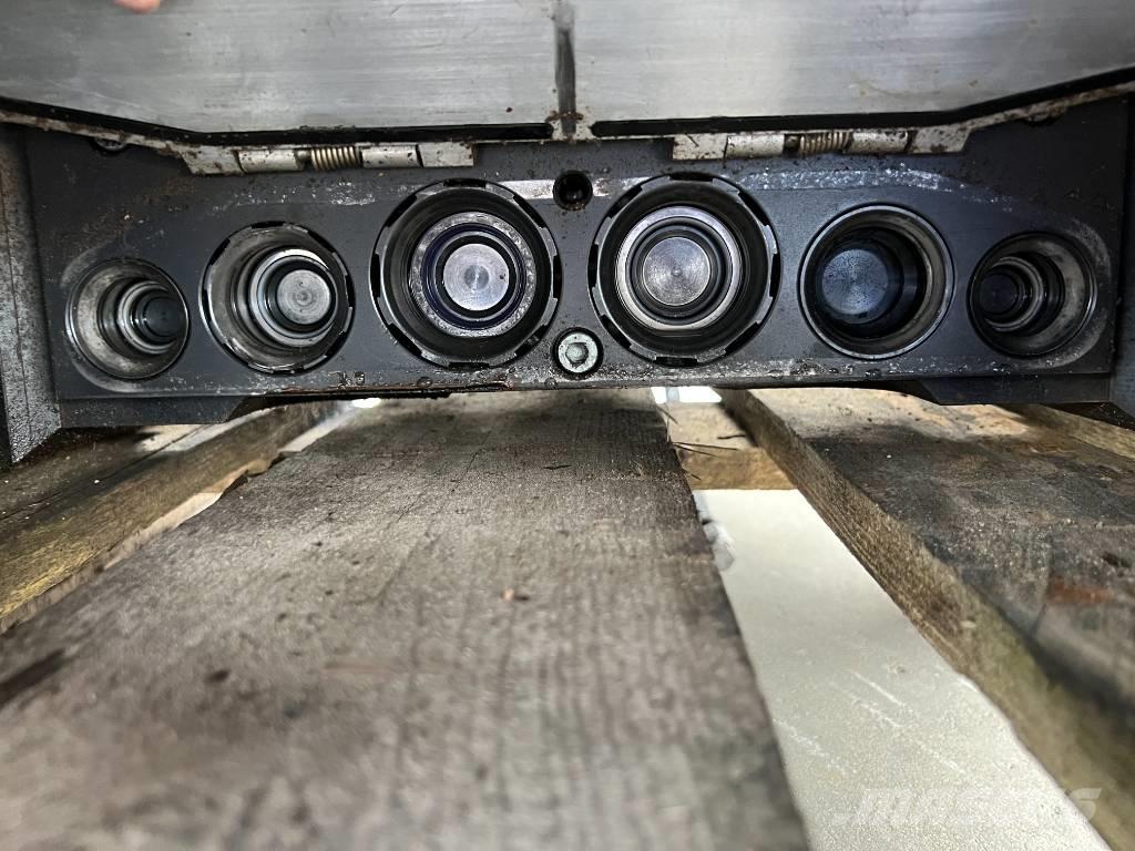 OilQuick OQ80 - 336F Quick connectors