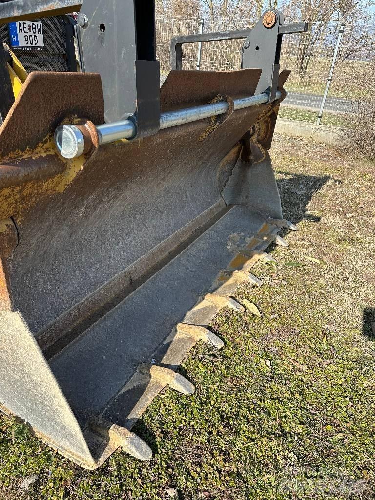 CAT 442E Backhoe loaders