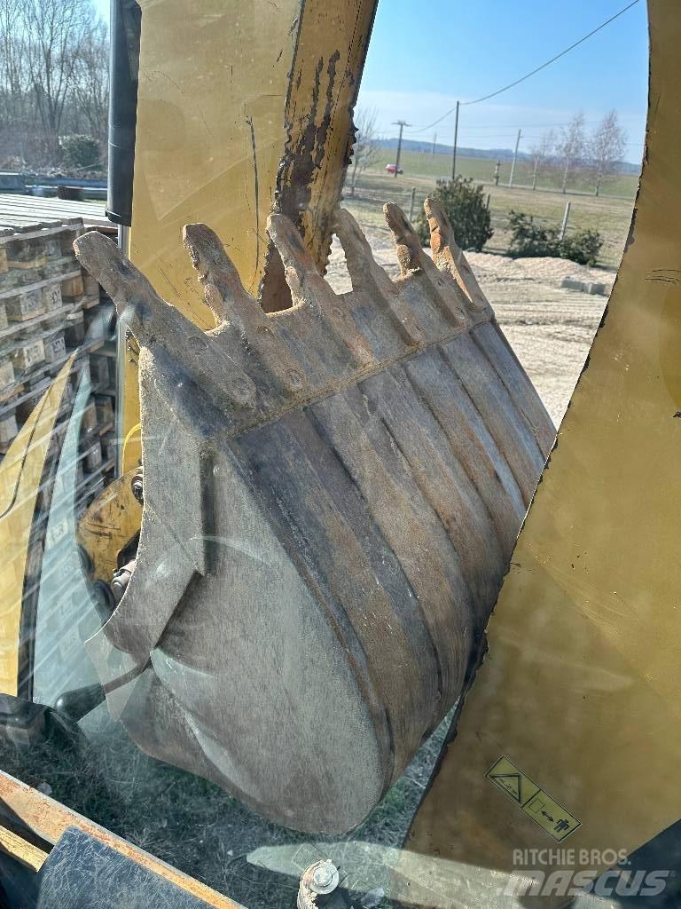 CAT 442E Backhoe loaders