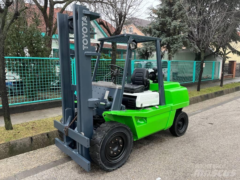 Toyota 3FG45 V-3446 LPG trucks