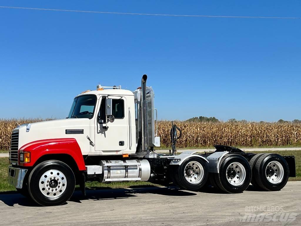 Mack CHU 613 Tractor Units