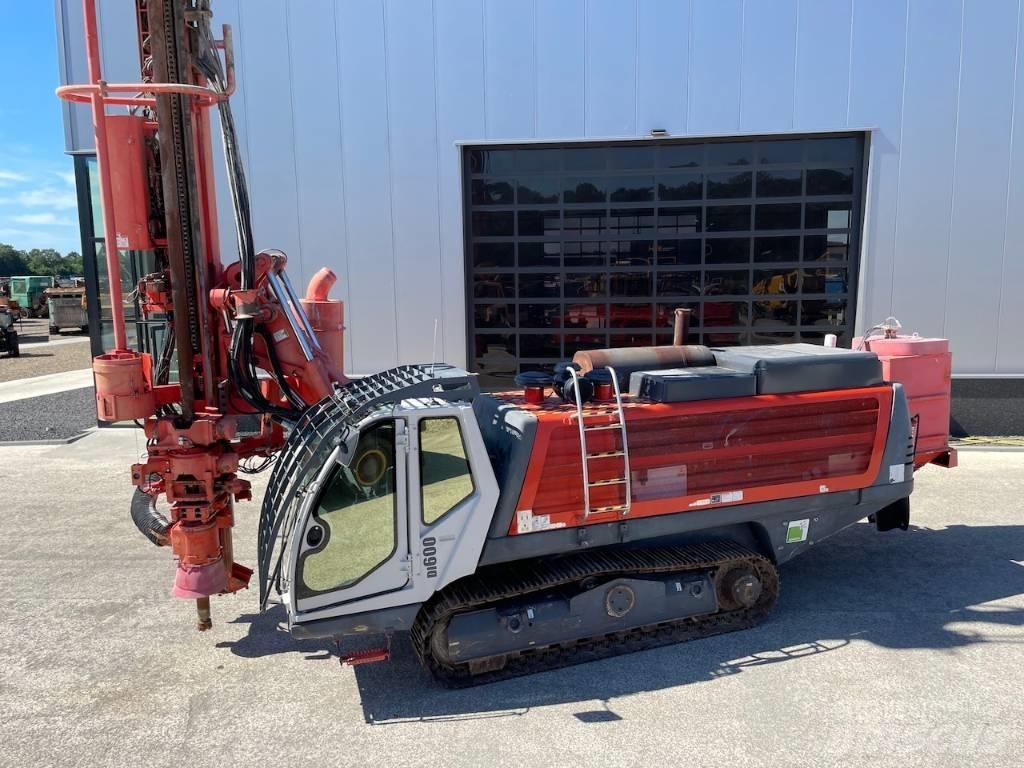 Sandvik DI 600 Surface drill rigs