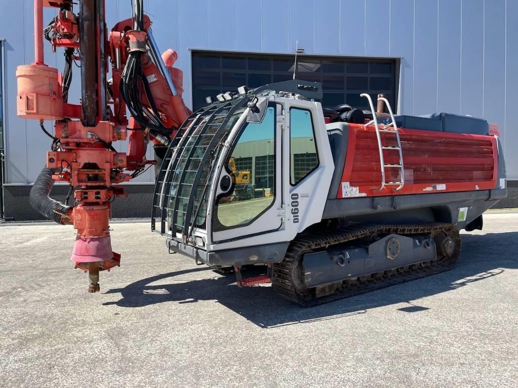 Sandvik DI 600 Surface drill rigs