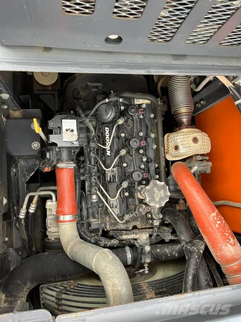 Doosan DX 140 LCR Crawler excavators