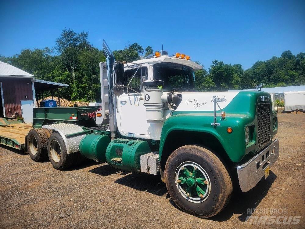 Mack R 688 ST Tractor Units