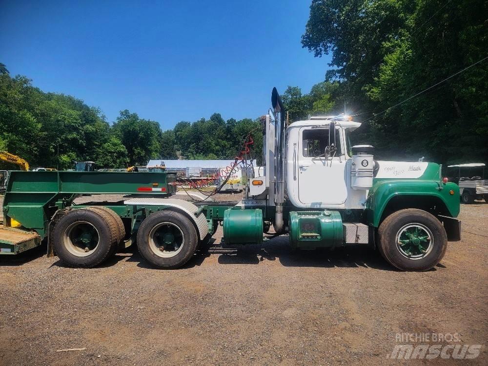 Mack R 688 ST Tractor Units