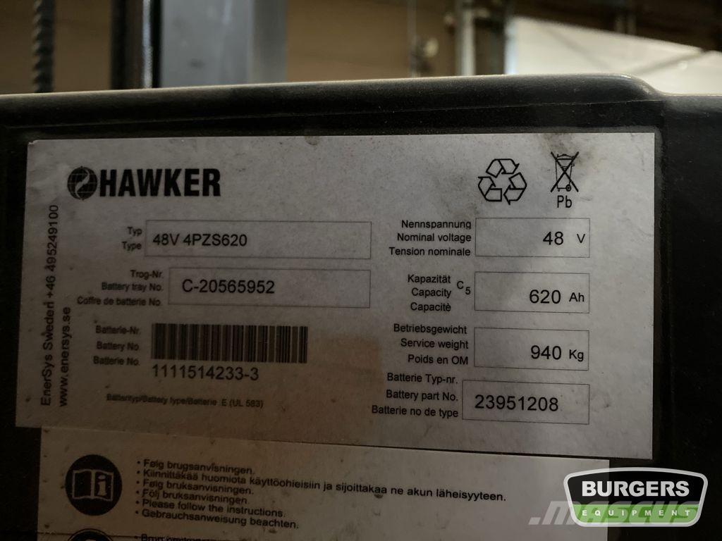 BT RRE140 Reach trucks