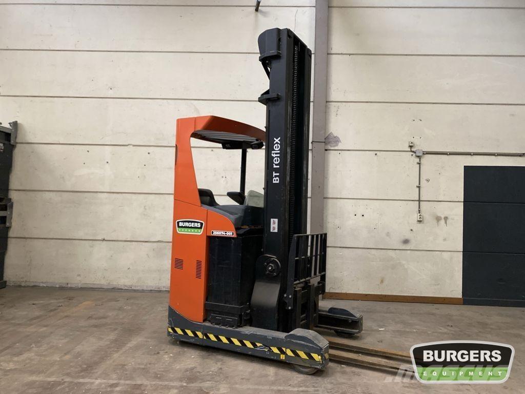 BT RRE140 Reach trucks
